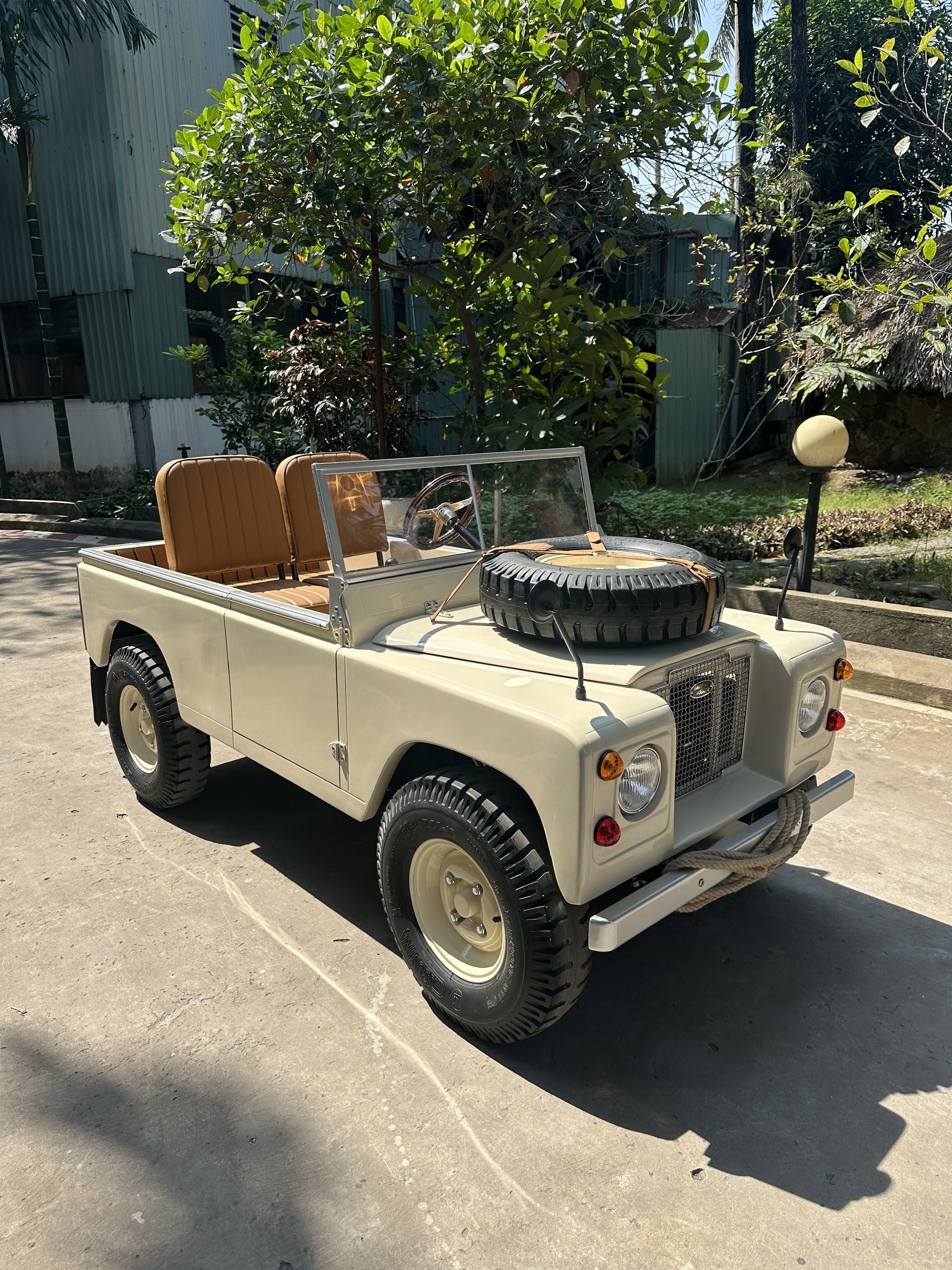 Land Junior - Image 2