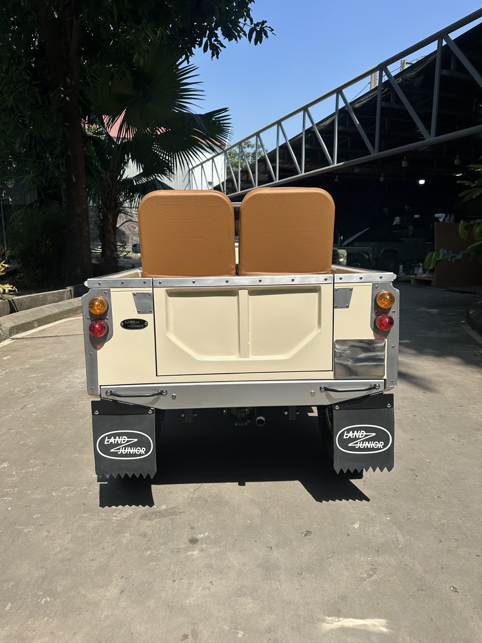 Land Junior - Image 5